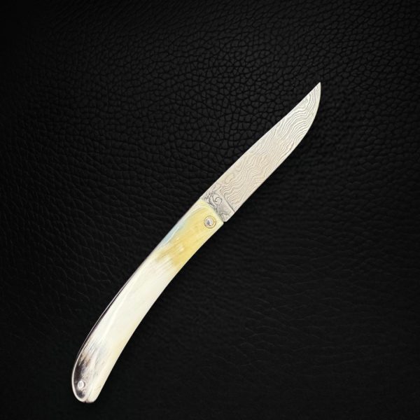 COUTEAU PLIANT EN CORNE DE VACHE VOSGIENNE BBR