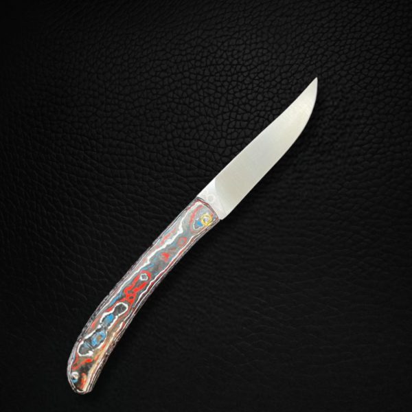 couteau pliant en carbone tricolore