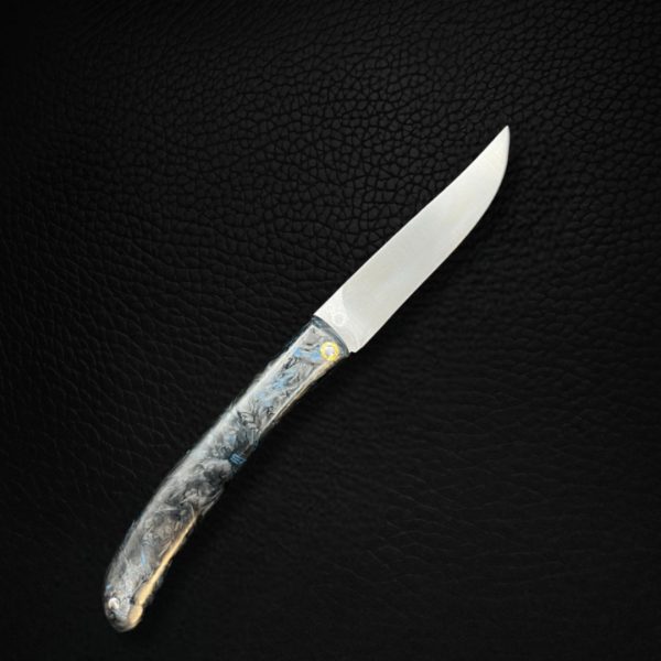 couteau pliant artisanal carbone bleu
